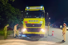 Công an TP Huế tăng cường xử lý phương tiện vận tải vi phạm dịp cuối năm