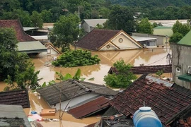 Mưa lớn nhiều ngày khiến tình trạng ngập lụt xảy ra trên diện rộng ở các xã miền núi Nghệ An. Một số bản làng bị ngập sâu như: Mường Xén (xã Mường Xén); xã Mỹ Lý; bản Làng Nhung, bản Khe Bố (xã Tam Quang); Thạch Giám (xã Tương Dương)…