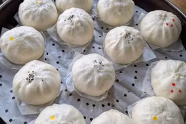 Hơn 40 học sinh ở Cà Mau nhập viện sau bữa ăn 0 đồng: Bộ Y tế chỉ đạo khẩn