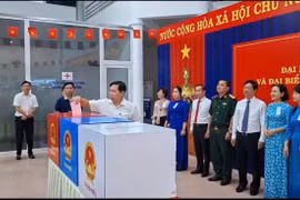 Sáng 26/2, 4.500 cử tri TP HCM đi bầu cử sớm