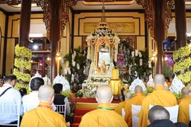 Chiều 2/6, xá lợi Đức Phật được cung tiễn về Ấn Độ