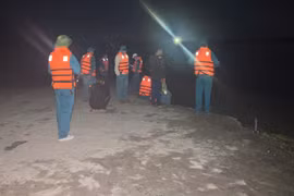 Dông lốc làm lật bè khiến 2 người tử vong ở Quảng Ninh