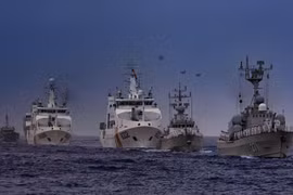 Hùng tráng cuộc diễu binh trên biển lần đầu tiên trong lịch sử Việt Nam