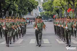 Cận cảnh dàn xe đặc chủng của lực lượng cảnh vệ luyện tập trên phố Hà Nội