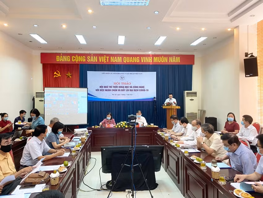 anh-3-hoi-thao-covid.jpg