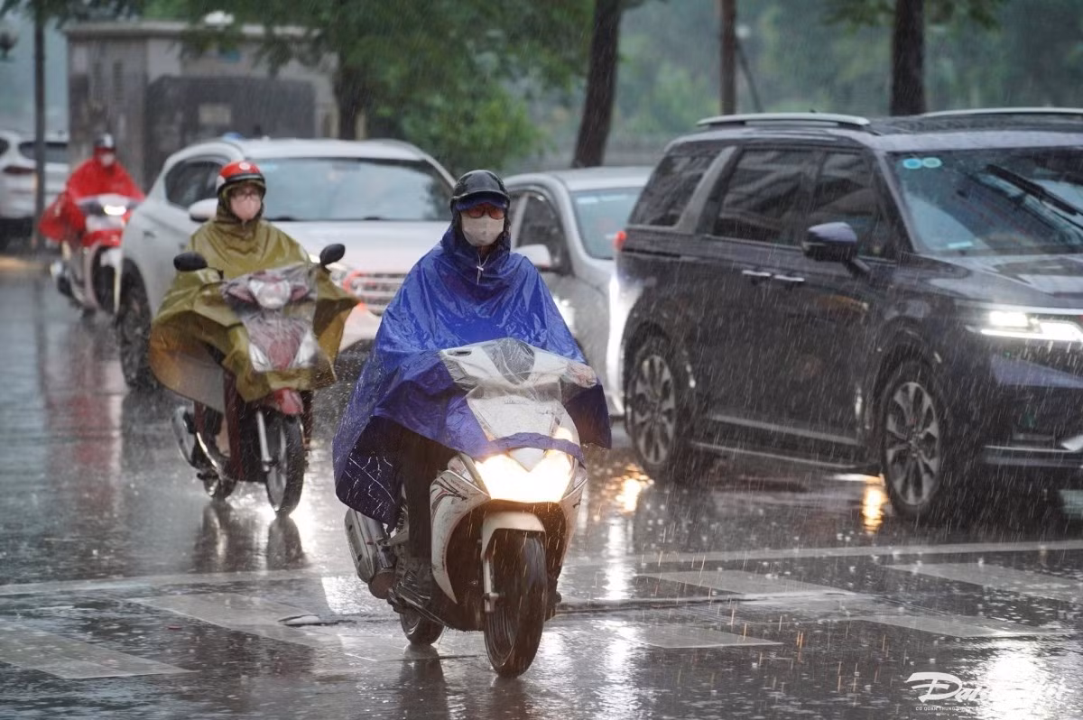 Bắc Bộ và Thanh Hóa có mưa rào và dông rải rác