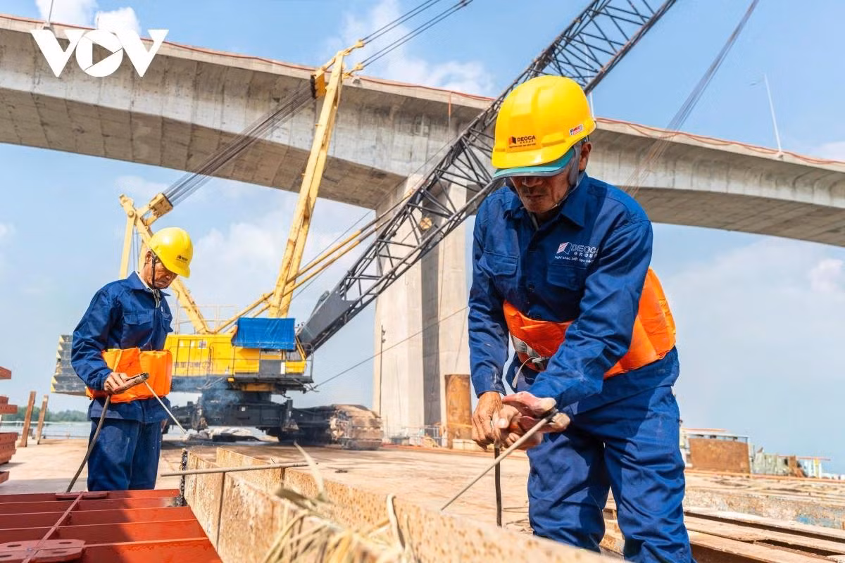 Ông Nguyễn Ngọc Lâm, Giám đốc điều hành đơn vị thi công dự án cho biết, tiến độ toàn dự án hiện đã đạt hơn 37% khối lượng.