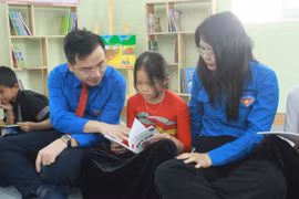 Đoàn Thanh niên VUSTA trao yêu thương đến trẻ em vùng cao Cổ Lũng