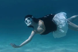 Hot girl Sài Thành khoe loạt ảnh lặn biển tựa mỹ nhân ngư