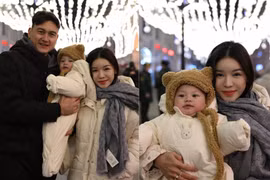 Bà xã Đặng Văn Lâm khoe khoảnh khắc gia đình hạnh phúc tại Nga