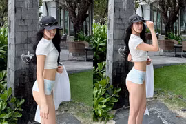 'Streamer cô giáo' diện mốt quần siêu ngắn thả dáng, khoe vòng 3 đầy đặn