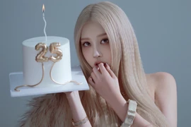 ‘Rosé bản Việt’ gây thương nhớ với bộ ảnh đón tuổi 25
