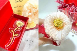 Theo cơn sốt giá, những bông hoa vàng 24K khiến chị em xuýt xoa ngày 20/10