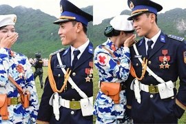 Chuyện tình của "cô bộ đội chân dài" và anh cảnh sát biển viral mạng xã hội
