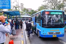 Điều chỉnh, tăng cường 9 tuyến xe buýt đến Khu công nghệ cao Hòa Lạc