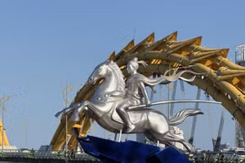 Linh vật Thánh Gióng cưỡi ngựa uy nghi ở Đà Nẵng khiến netizen xuýt xoa