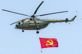 Dàn máy bay chao lượn bầu trời Hà Nội tập luyện cho đại lễ A80