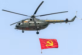 Dàn máy bay chao lượn bầu trời Hà Nội tập luyện cho đại lễ A80