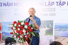 Hai cha con Chủ tịch sáng lập Hà Đô chi hàng trăm tỷ gom cổ phiếu