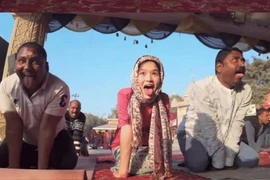 Cô gái Hàn gây sốt với loạt video đi du lịch Ấn Độ 1 mình