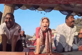 Cô gái Hàn gây sốt với loạt video đi du lịch Ấn Độ 1 mình