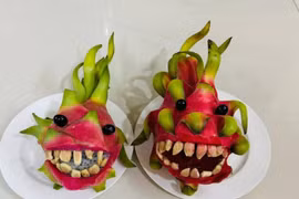 Mẹ trổ tài làm đồ Trung thu cho con mà tác phẩm ngỡ Halloween