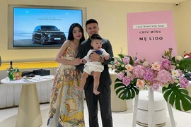  Quang Hải mua xe tiền tỷ động viên vợ "sinh một đội bóng"