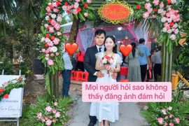 Ảnh đám hỏi như xuyên không về năm 2000 viral mạng xã hội