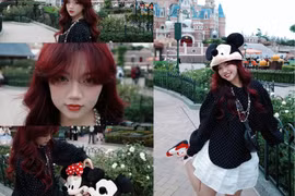 Hot girl Bảo Hân Helia giao diện nàng công chúa tóc đỏ check-in ở Disneyland