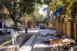 Hà Nội chỉnh trang vỉa hè: Nơi thông thoáng, nơi bị lấn chiếm