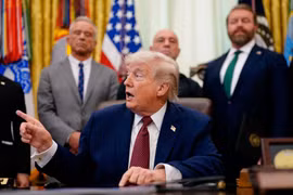 Trump gia hạn ngừng bắn với Iran vài giờ trước hết hạn