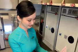 Nữ tiếp viên hút 7 triệu lượt xem chỉ với 1 khoảnh khắc