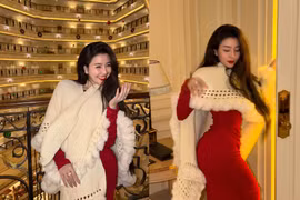 'Đệ nhất hot girl Sài thành' khoe dáng cực đỉnh trong sắc đỏ quyến rũ