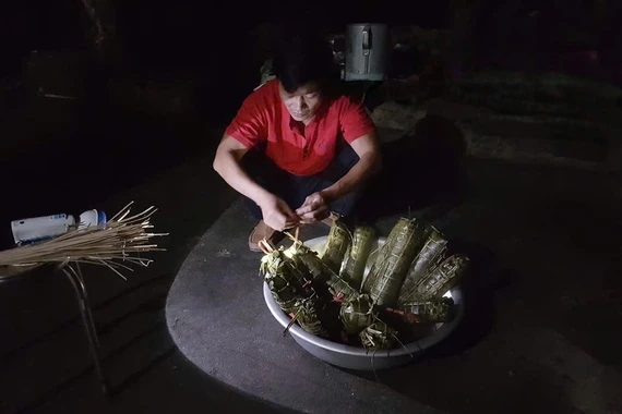 Bánh chưng chỉ mốc nhẹ, vì sao phải vứt bỏ?