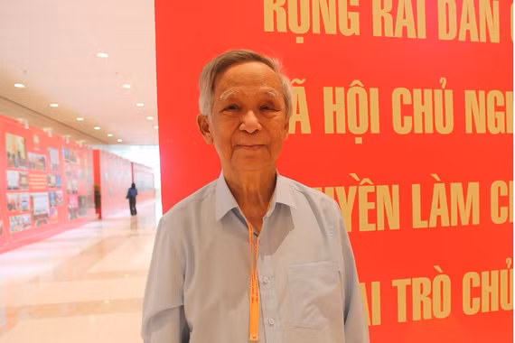 GS Nguyễn Lân Dũng: 18 tuổi tốt nghiệp đại học, tự học suốt đời