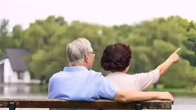 Ba điều người già khôn ngoan luôn giả vờ trước mặt con cái