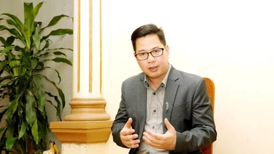 Không đình chỉ học, nhưng có thể phải chuyển hệ thống giáo dục khác