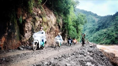Mưa to, lũ thượng lưu sông Cầu tại Thái Nguyên trên mức báo động 3