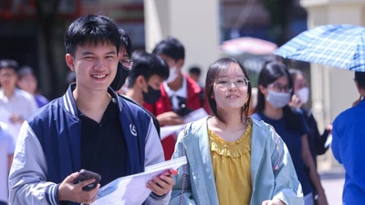 Điểm thi giảm, điểm chuẩn ĐH 2025 vẫn tăng vọt- bất cập từ cơ chế cộng điểm