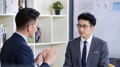 Người EQ cao không bao giờ nói “vâng ạ” trong tình huống này với sếp