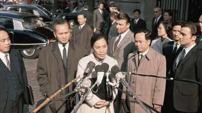 Madame Bình, Anh hùng Lao động, biểu tượng ngoại giao Việt Nam