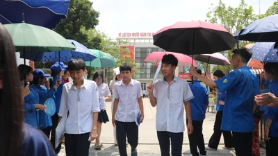 Đề môn Toán vào lớp 10 Hà Nội dễ, thí sinh tự tin "thủ khoa"