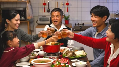 Vì sao càng thân càng nên giữ khoảng cách, đừng ở chung nhà với họ hàng