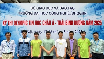 Học sinh Việt Nam đạt điểm tối đa Olympic Tin học 