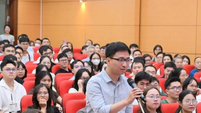Hành trình lội ngược dòng của thủ khoa Bác sĩ nội trú