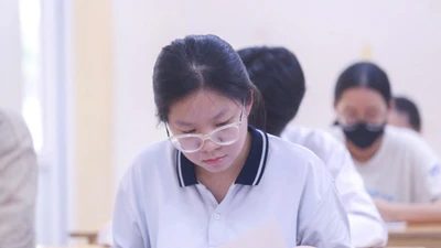 Đề văn 2025 chính thức đã khép lại một thời kỳ dạy tủ, đoán mò