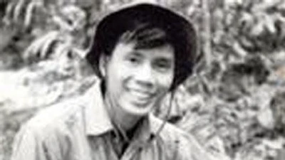 Nhà thơ Nguyễn Khoa Điềm, những câu thơ khắc dáng hình đất nước