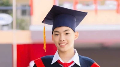 Không chỉ điểm 10, đây là điều thủ khoa khiến cả trường nể