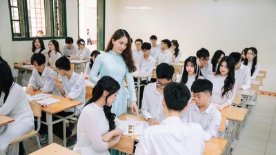 Những tiết dạy của cô giáo Nguyễn Phương Loan luôn có sự đổi mới, sáng tạo khiến học trò thích thú. Ảnh: NVCC.
