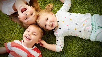 Khi trưởng thành, làm thế nào để anh chị em không dần xa cách?